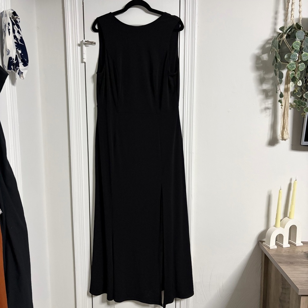 VENUS Classic Black Maxi Dress